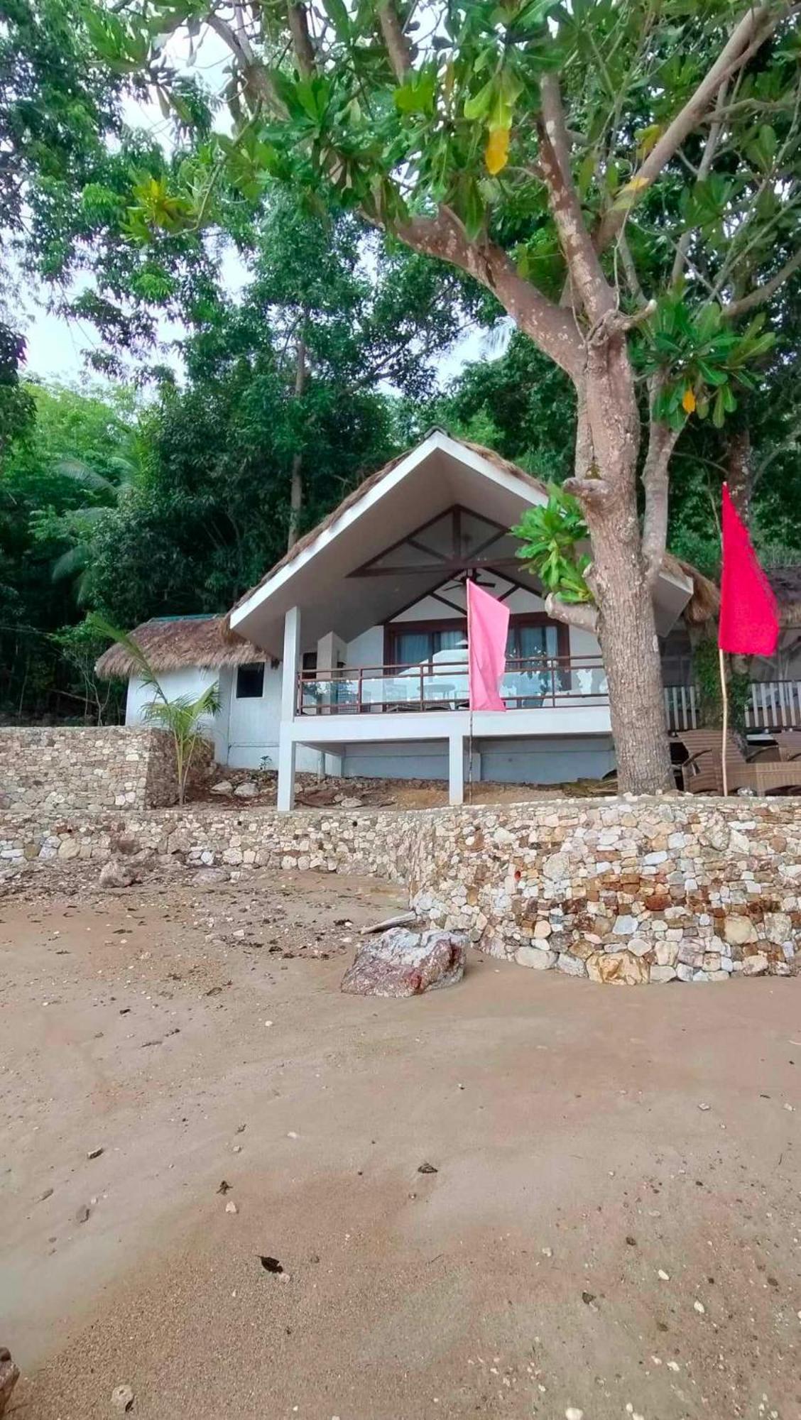 Alam Indah Beach Resort Busuanga Buitenkant foto